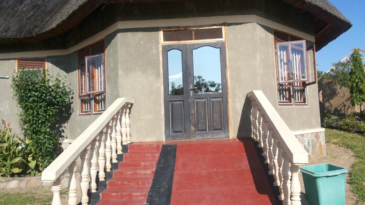 Parkside Safari Lodge Pakwach Экстерьер фото