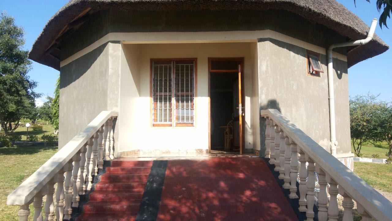 Parkside Safari Lodge Pakwach Экстерьер фото