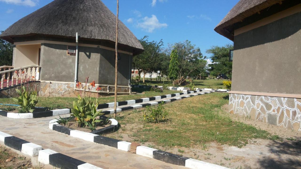 Parkside Safari Lodge Pakwach Экстерьер фото